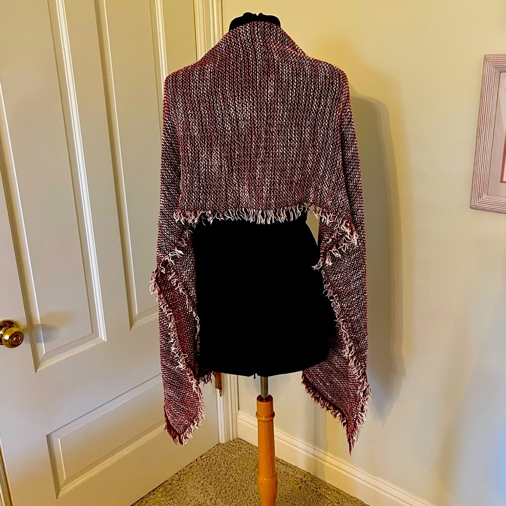 Maroon/white wrap - Picture 3 of 4